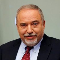 Dimite el ministro de Defensa israelí  por la tregua en Gaza