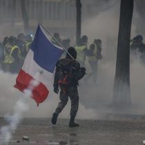 Tensión en París: casi 500 detenidos, gases lacrimógenos y enfrentamientos en otra protesta de los 