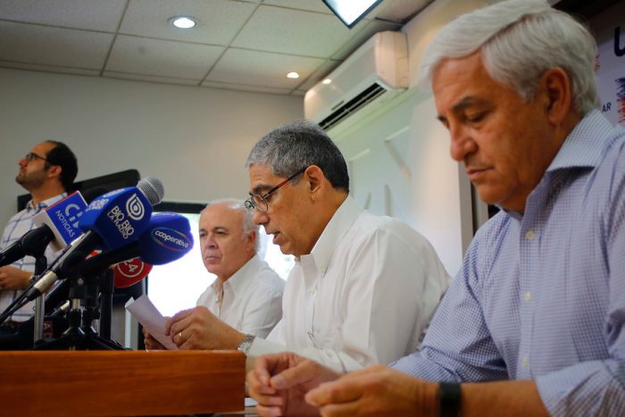 Bochorno electrónico: problema técnico en sistema de votación obliga a suspender elecciones en la UDI Bochorno electrónico: problema técnico en sistema de votación obliga a suspender elecciones en la UDI