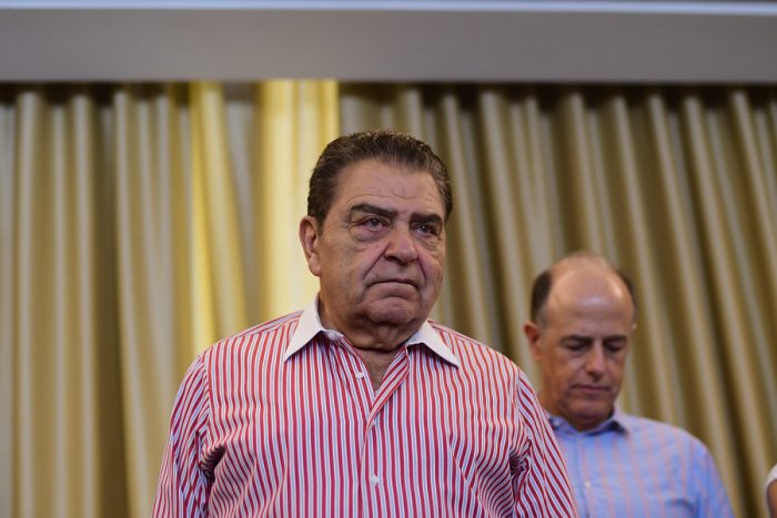 Don Francisco se queja por rutina de Kramer que parodió al Presidente Piñera: “Este es un programa de unidad” Don Francisco se queja por rutina de Kramer que parodió al Presidente Piñera: