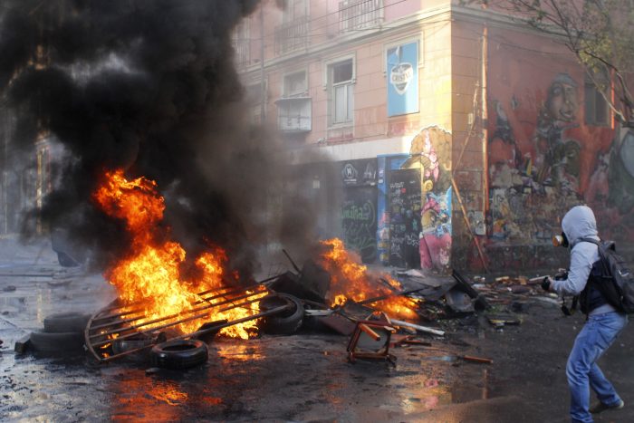 El paro continúa: Portuarios protagonizan incidentes tras rechazo a preacuerdo El paro continúa: Portuarios protagonizan incidentes tras rechazo a preacuerdo