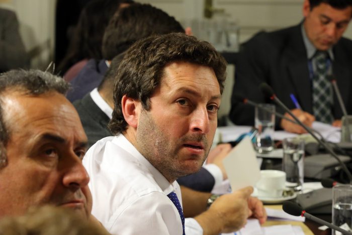 Diputado Coloma: Partidos de oposición “están prostituyendo la figura de la Acusación Constitucional” Diputado Coloma: Partidos de oposición “están prostituyendo la figura de la Acusación Constitucional”