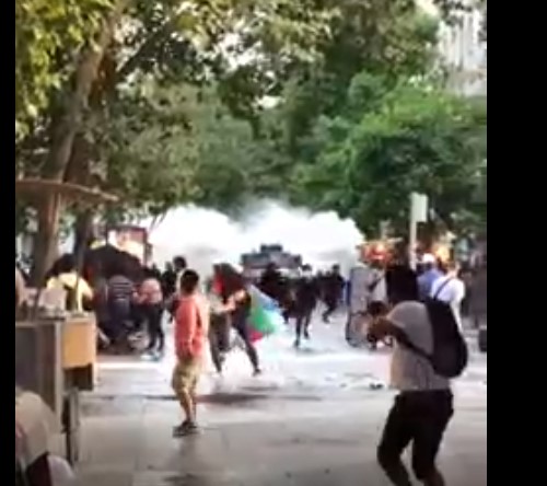 Incidentes en el centro de Santiago tras protesta por el crimen de Camilo Catrillanca Incidentes en el centro de Santiago tras protesta por el crimen de Camilo Catrillanca