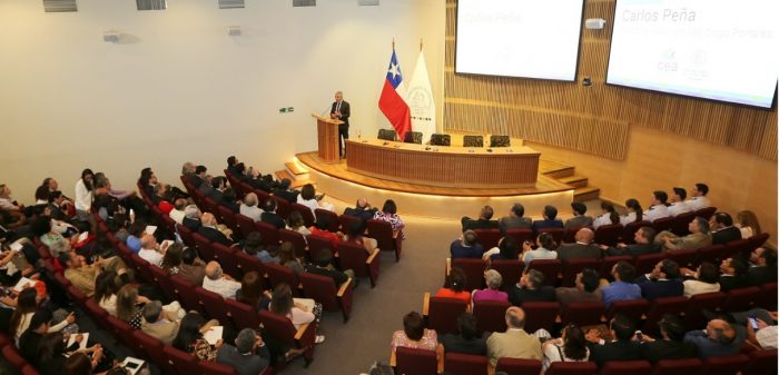 Carlos Peña y las causas que producen corrupción en el país: “Estamos experimentando una crisis del relato que teníamos como nación” Carlos Peña y las causas que producen corrupción en el país: