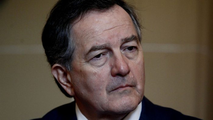 El desconocido emprendimiento editorial del ministro Ampuero El desconocido emprendimiento editorial del ministro Ampuero