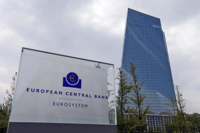 El BCE pondrá fin a la compra de deuda en enero pese a debilitamiento económico
