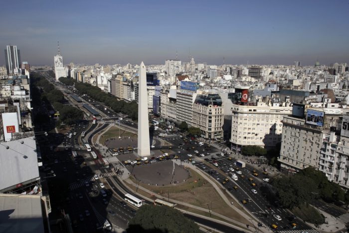 Argentina tendrá apertura escalonada de cuarentena tras estabilización de contagios