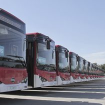 Buses eléctricos empiezan a operar este sábado en Santiago