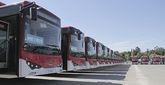 Buses eléctricos empiezan a operar este sábado en Santiago Buses eléctricos empiezan a operar este sábado en Santiago