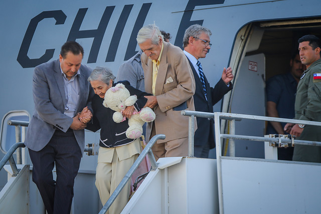 Vuelta a casa: Avión FACh trajo a segundo grupo de chilenos desde Venezuela Vuelta a casa: Avión FACh trajo a segundo grupo de chilenos desde Venezuela