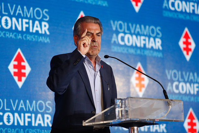 De la molestia a la vergüenza: el golpe interno en la DC por el espaldarazo de Frei a Piñera por Pacto Migratorio De la molestia a la vergüenza: el golpe interno en la DC por el espaldarazo de Frei a Piñera por Pacto Migratorio