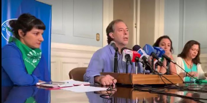 Recurso ante la CIDH y acusación constitucional contra ministros: las opciones de la oposición tras polémico fallo del TC sobre aborto Recurso ante la CIDH y acusación constitucional contra ministros: las opciones de la oposición tras polémico fallo del TC sobre aborto