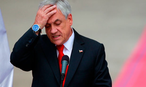 Piñera sigue bajando en la Cadem pese a recurrir a la carta populista del tema migratorio