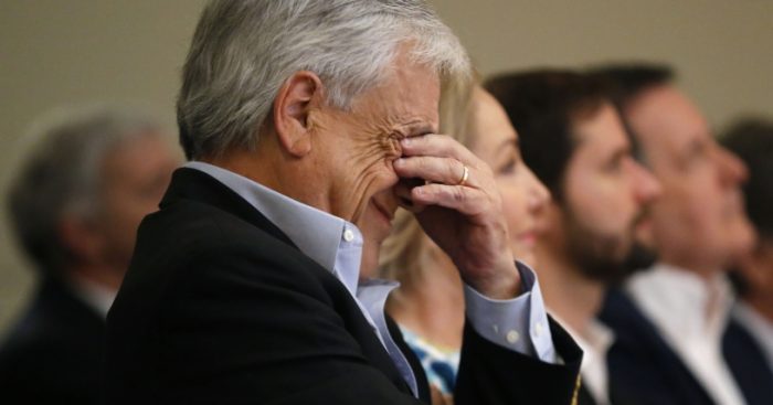 Piñera pasa raspando su primer año de Gobierno: encuesta Cadem lo evalúa con un 4,3 Piñera pasa raspando su primer año de Gobierno: encuesta Cadem lo evalúa con un 4,3