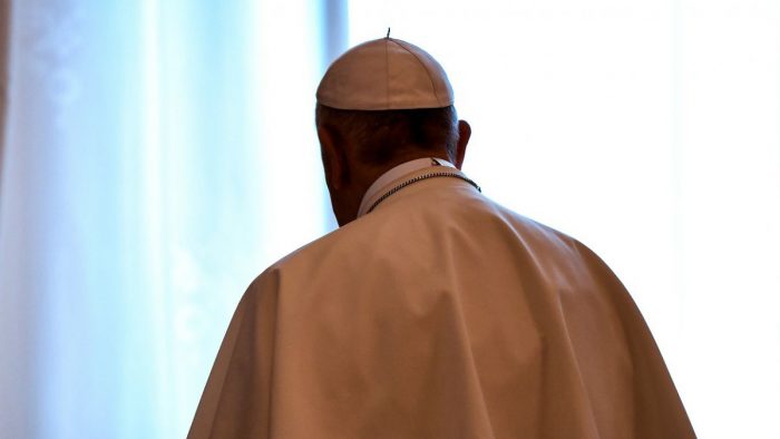 ¿Son válidas las renuncias? La interrogante que surgió en medio de la reunión de los obispos chilenos con el Papa Francisco