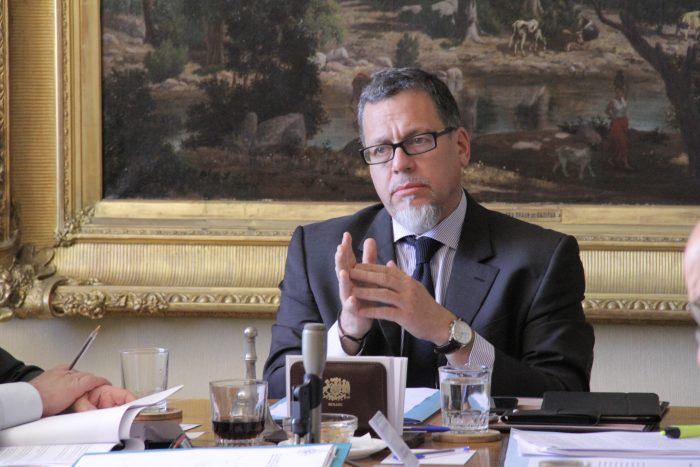 Senador Lagos Weber llamará a canciller y a director Direcon para evaluar nueva renuncia de encargada de APEC 2019 Senador Lagos Weber llamará a canciller y a director Direcon para evaluar nueva renuncia de encargada de APEC 2019