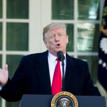 Trump cede y anuncia un acuerdo temporal que no incluye el muro para reabrir la Administración de EE.UU.