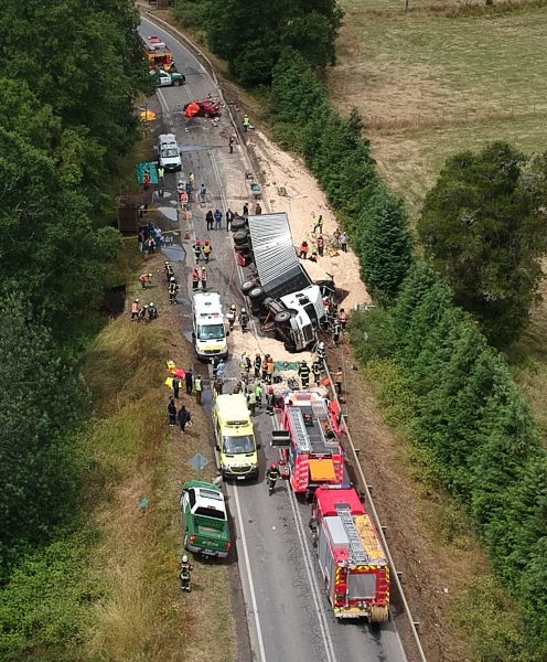Tragedia en Valdivia: 9 muertos en accidente que involucró a furgón que trasladaba a pacientes dializados Tragedia en Valdivia: 9 muertos en accidente que involucró a furgón que trasladaba a pacientes dializados
