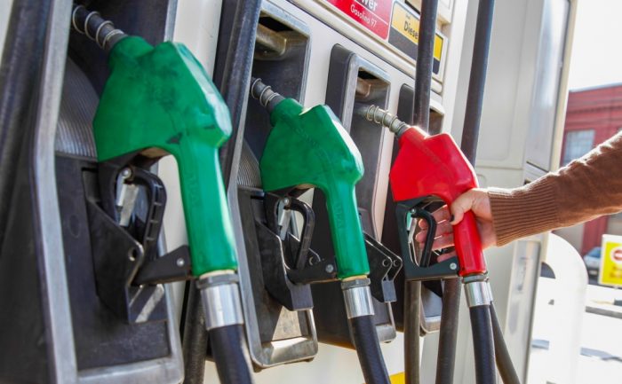 Hacienda anticipa nueva baja en precios de los combustibles Hacienda anticipa nueva baja en precios de los combustibles