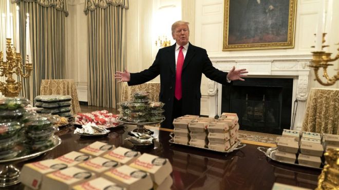 Las 300 hamburguesas que Trump compró para comer en la Casa Blanca (y qué tienen que ver con el cierre de Gobierno)