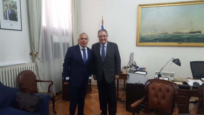 Huenchumilla por polémicos dichos de dirigenta de agricultores de Victoria: “Las cabezas calientes no contribuyen” Huenchumilla por polémicos dichos de dirigenta de agricultores de Victoria: “Las cabezas calientes no contribuyen”