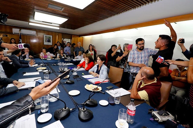 “¡Se ha robado Viña!”: increpan a alcaldesa Virginia Reginato durante sesión del concejo municipal