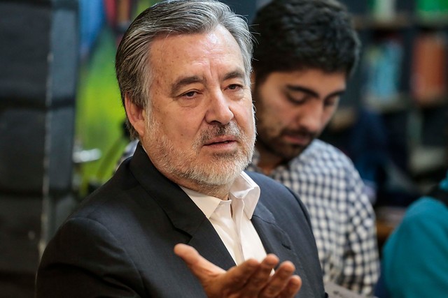 Guillier se lanza contra el presidente de la Bolsa de Comercio y lo acusa de difundir “posverdad bursátil” Guillier se lanza contra el presidente de la Bolsa de Comercio y lo acusa de difundir “posverdad bursátil”