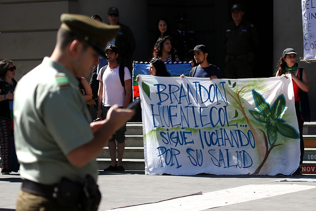 Solo una condena de libertad vigilada para el carabinero que disparó al joven mapuche Brandon Hernández Huentecol Solo una condena de libertad vigilada para el carabinero que disparó al joven mapuche Brandon Hernández Huentecol