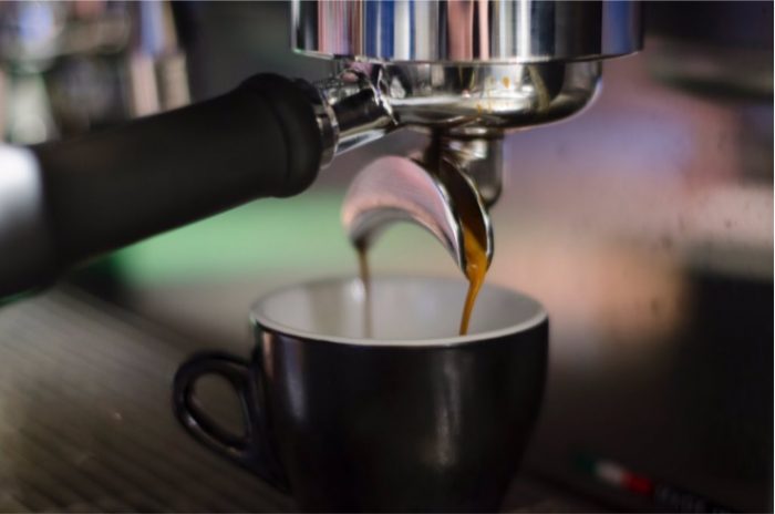 Estudio demuestra el impacto de la cafeína en el «hardware» del cerebro humano Estudio demuestra el impacto de la cafeína en el «hardware» del cerebro humano