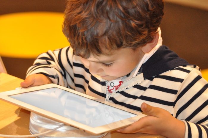 Consejos para que niños y niñas disfruten de la tecnología de manera saludable Consejos para que niños y niñas disfruten de la tecnología de manera saludable