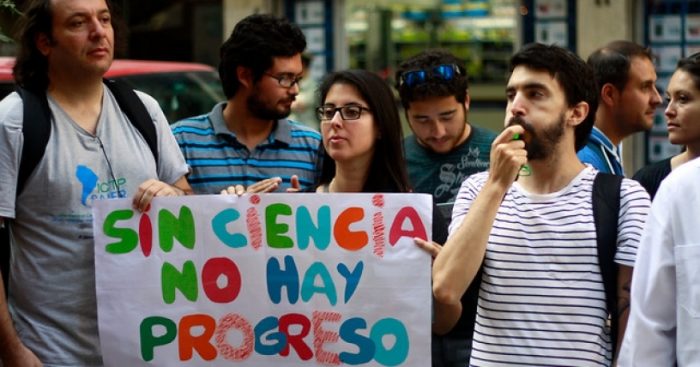 Red de Afectados de Becas de Doctorado Nacional: “Hemos sufrido la reducción y la pérdida de beneficios en perjuicio del desarrollo científico del país” Red de Afectados de Becas de Doctorado Nacional: “Hemos sufrido la reducción y la pérdida de beneficios en perjuicio del desarrollo científico del país”