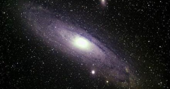 Investigadores chilenos descubren intrigante estrella que parece “encender y apagarse” Investigadores chilenos descubren intrigante estrella que parece “encender y apagarse”