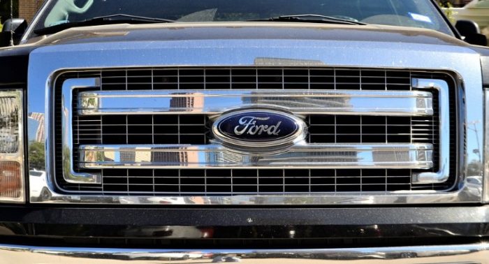 Ford “reduce la velocidad” y eliminará miles de empleos en Europa para reducir costos Ford
