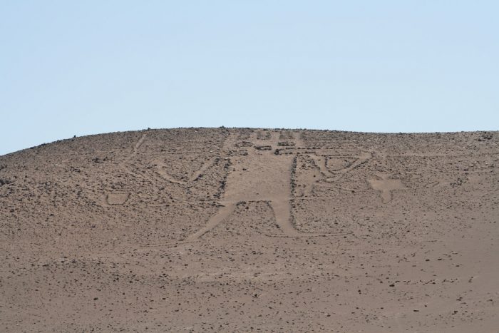 Chilenos residentes en Bélgica causaron daños irreparables al “Gigante de Tarapacá” Chilenos residentes en Bélgica causaron daños irreparables al “Gigante de Tarapacá”