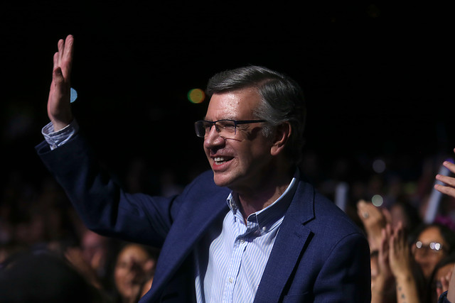 Lavín se las sabe por libro: se desmarca de Admisión Justa y gestiona cupos “Machuca” en colegios de Las Condes Lavín se las sabe por libro: se desmarca de Admisión Justa y gestiona cupos “Machuca” en colegios de Las Condes