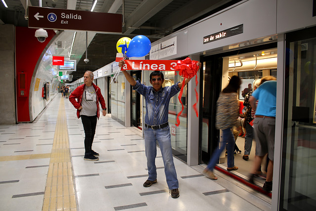 “Un lujo”: entra en operaciones la línea 3 del Metro que conectará La Reina y Quilicura en 30 minutos “Un lujo”: entra en operaciones la línea 3 del Metro que conectará La Reina y Quilicura en 30 minutos