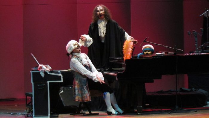 Obra musical “Mozart el niño monstruo” en Teatro Universidad de Concepción Obra musical “Mozart el niño monstruo” en Teatro Universidad de Concepción