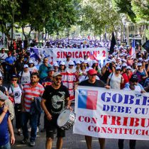 La “Guerra de la Jibia” llega a Santiago: pescadores industriales arribaron en caravana desde el sur y marchan a La Moneda