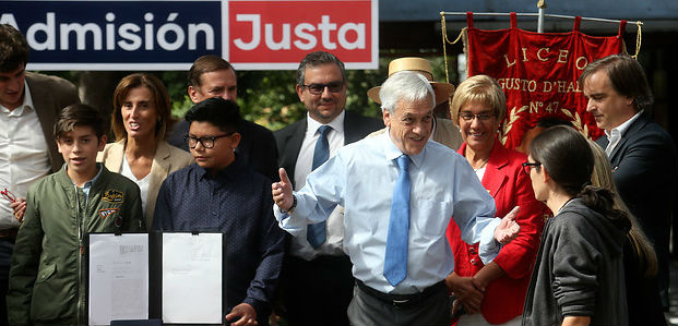 Carlos Peña: la “industria de la educación” de Piñera revela el “inconsciente de la derecha” Carlos Peña: la “industria de la educación” de Piñera revela el “inconsciente de la derecha”