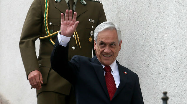 La Moneda intenta dar por cerrada la crisis con blindaje total de Piñera a Chadwick La Moneda intenta dar por cerrada la crisis con blindaje total de Piñera a Chadwick