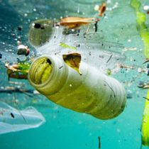 Multinacionales reaccionan ante contaminación por plásticos