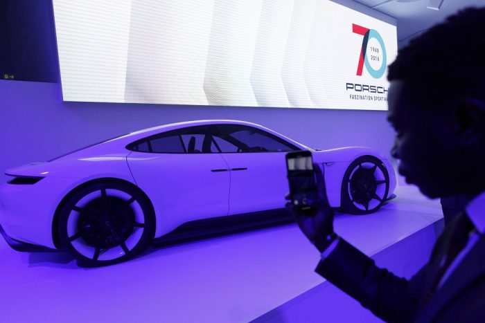 Modelo eléctrico de porsche ofrece carga más rápida que Tesla Modelo eléctrico de porsche ofrece carga más rápida que Tesla