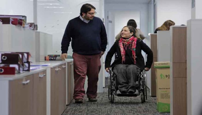 Personas con discapacidad podrán postular a programa que favorece su autonomía e inclusión social