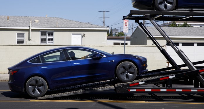 Tesla elimina 3 mil empleos y Musk vislumbra un camino “difícil” Tesla elimina 3 mil empleos y Musk vislumbra un camino “difícil”