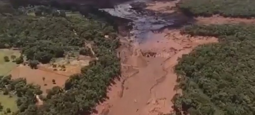 Tragedia en Brasil: Varios muertos y al menos 200 desaparecidos en colapso de dique minero