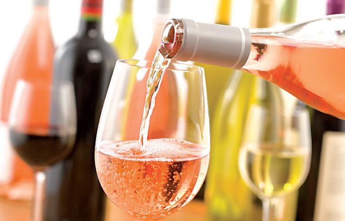 Diversidad y aversión a las tendencias del vino en Chile Diversidad y aversión a las tendencias del vino en Chile