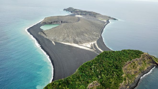 El misterioso lodo en una isla nueva del Pacífico que desconcierta a científicos de la NASA El misterioso lodo en una isla nueva del Pacífico que desconcierta a científicos de la NASA