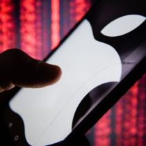 Por qué decenas de miles de personas apoyan una demanda contra Apple 