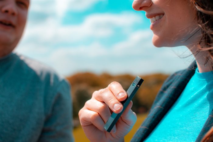 Juul y los cuestionamientos a los cigarrillos electrónicos Juul y los cuestionamientos a los cigarrillos electrónicos