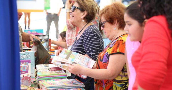 Feria del Libro de Ovalle en Plaza de Armas de Ovalle Feria del Libro de Ovalle en Plaza de Armas de Ovalle
